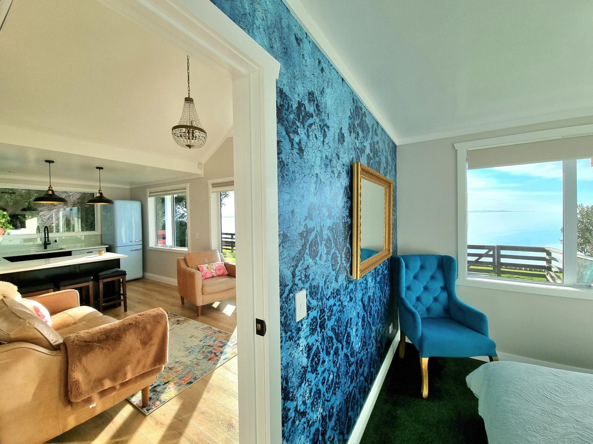 Red Rock Cottage, Beachfront Luxury Clarks Beach Exterior photo